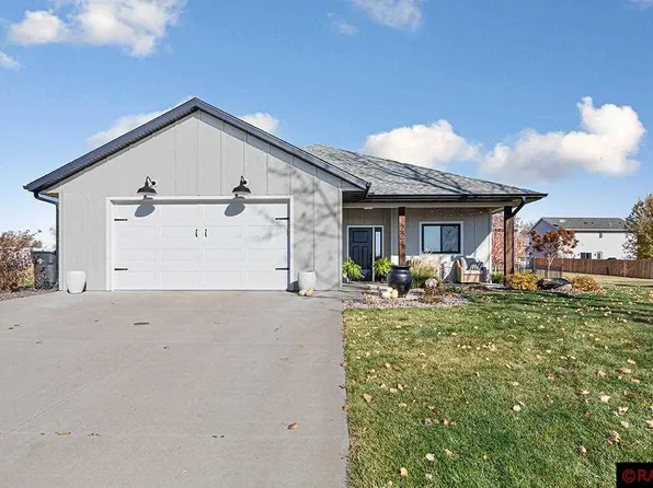 224 Copper Village Cir, Mankato, MN 56001