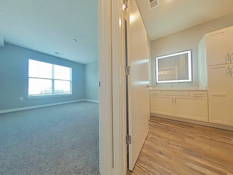 Allure Apartments — Photo 37