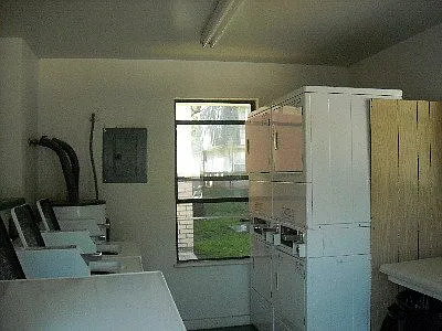 499 W San Antonio St — Photo 3