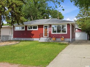 1145 Simpson Ave, Moose Jaw, SK S6H4M7
