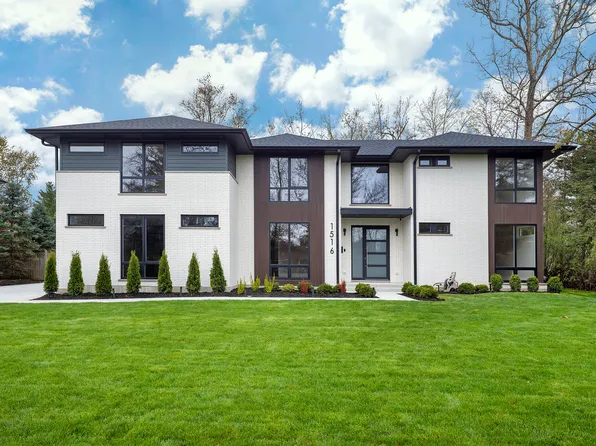 1516 Meadow Ln, Glenview, IL 60025