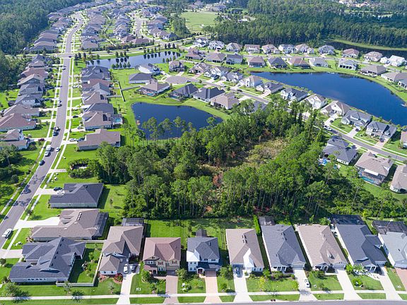 5th image of 136 Lazy Crest Dr