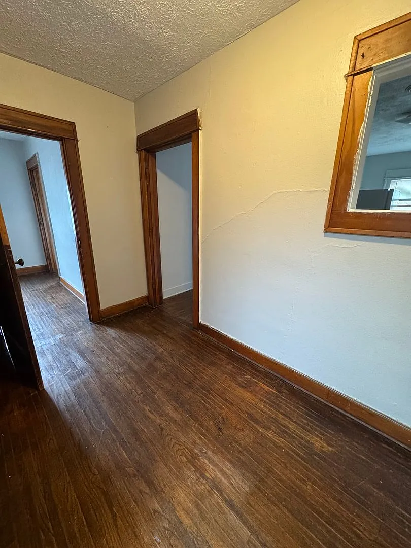 1500 S Walnut St — Photo 3