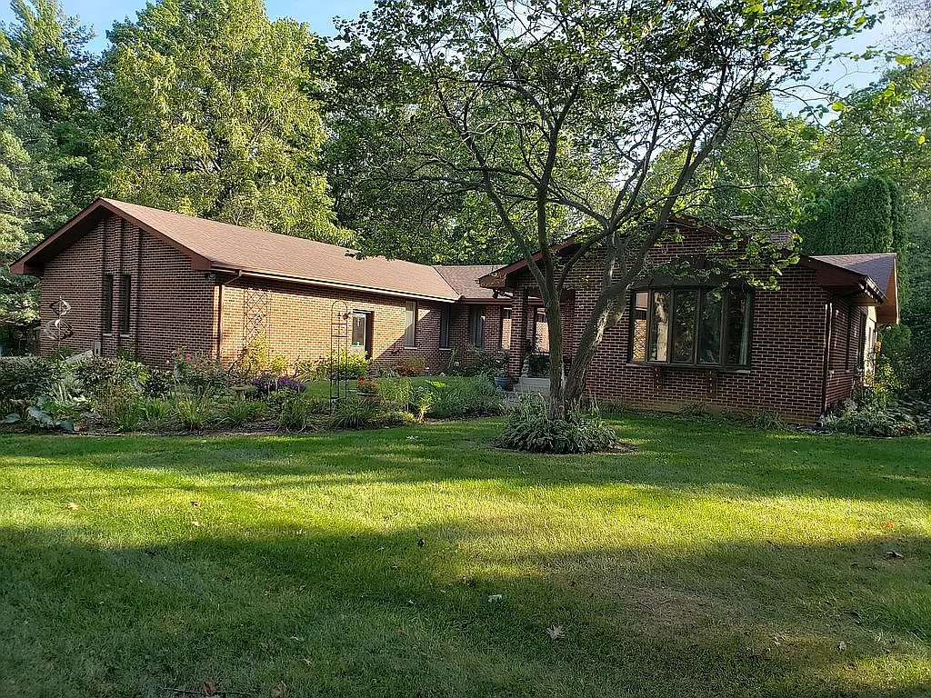 809 Tanner Dr photo 1