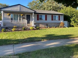 35464 Phyllis St, Wayne, MI 48184