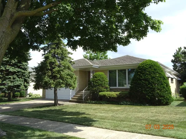 475 Courtesy Ln, Des Plaines, IL 60018