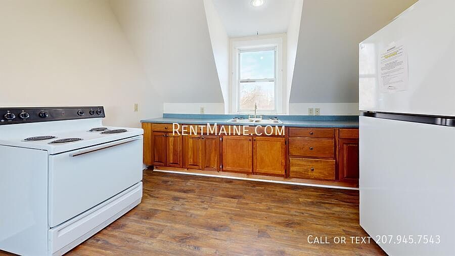 1st image of 3 Summer St APT 3