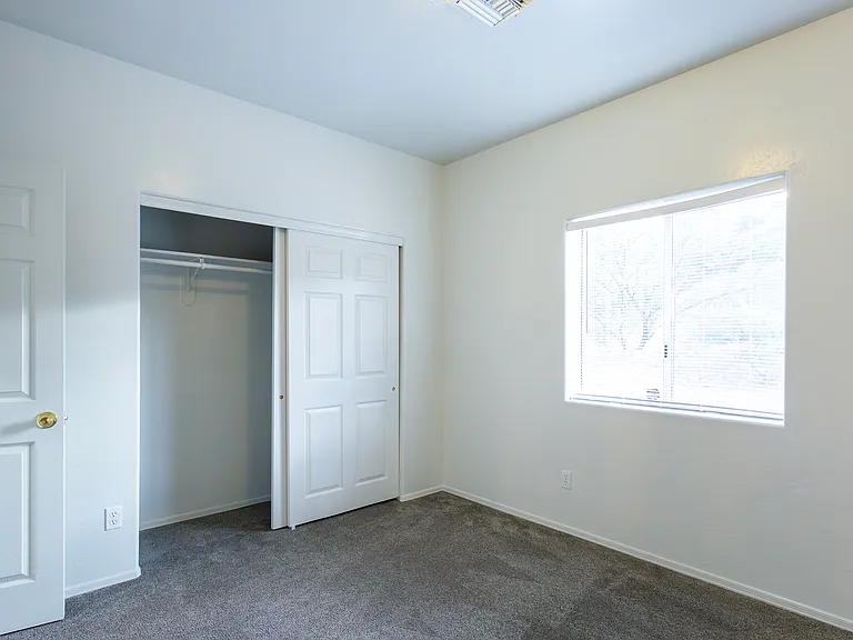 392 Falcon Ct — Photo 34