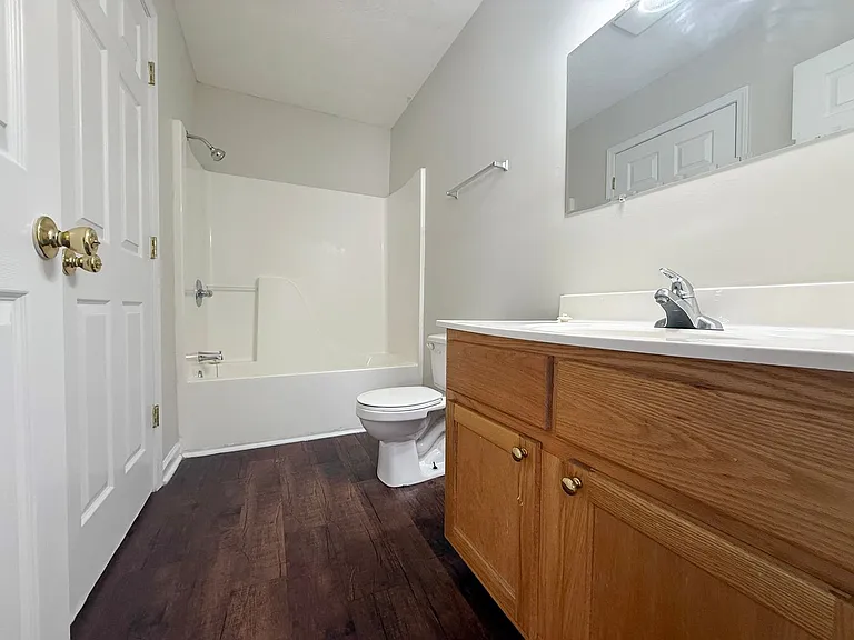 440 W 4th St — Photo 7