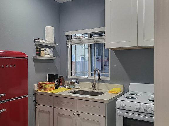 2nd image of 1509 E Broadway #2