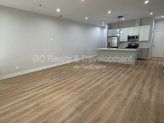 4th image of 5071 N Northwest Hwy #301