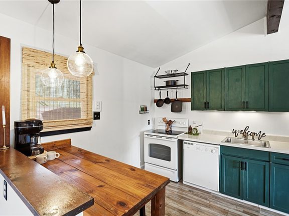 5th image of 2878 Old Plank Rd