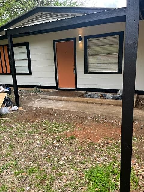 1st image of 321 Fannin St