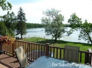 712 Bullhead Lake Rd, Brillion, WI 54110