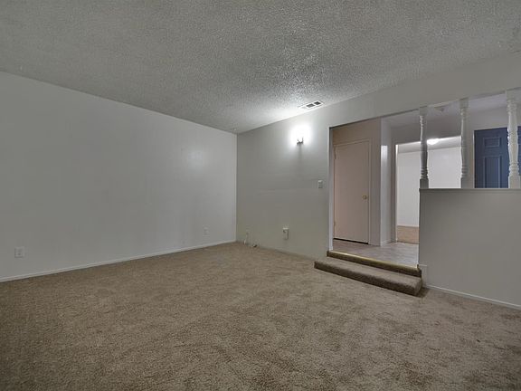 5th image of 223 Glasgow Ave