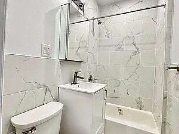 4th image of 183 W 10th St #V