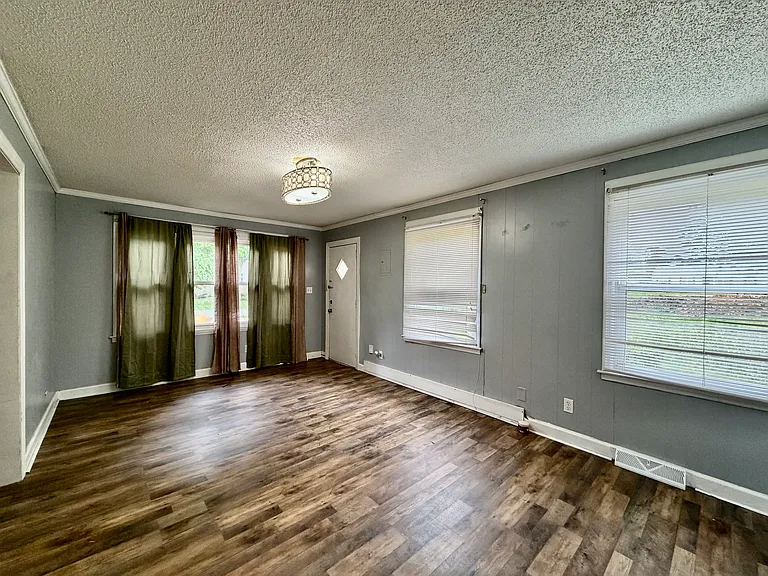 5414 Princess St — Photo 18