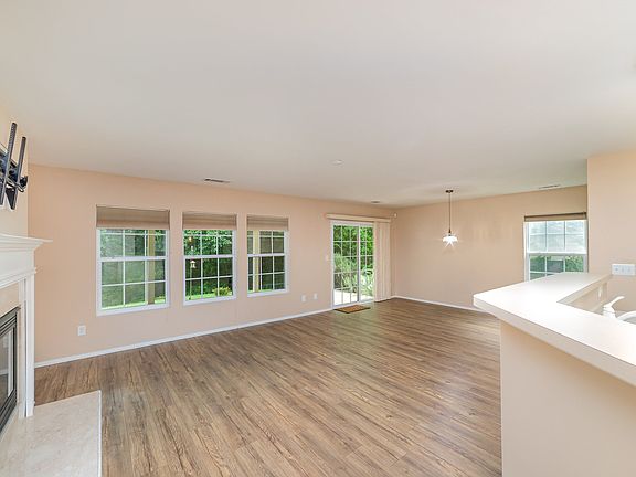 5th image of 12428 Lanier Islands Cres