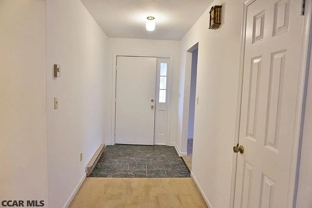 3 bed, 1590 sqft, $2,299 — Photo 2