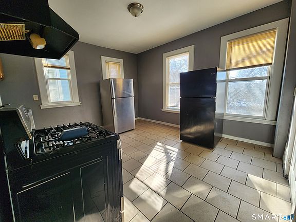 2nd image of 538 Howard Ave #2