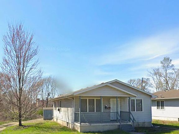 3rd image of 856 Delaware St
