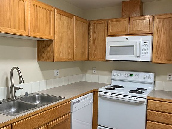 4th image of 1521 NE 148th St APT 201