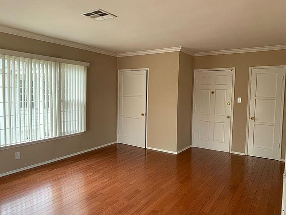 3rd image of 1501 W Alameda Ave APT B