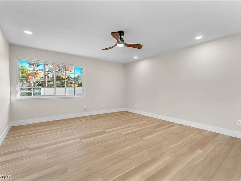 2868 Vista Del Sol Ave — Photo 32