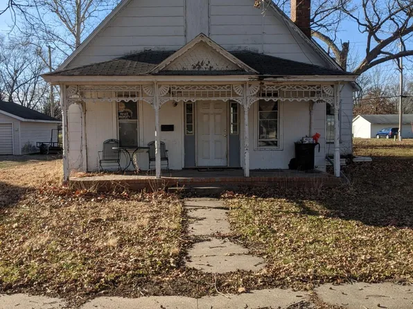 621 S Main St, Wapello, IA 52653