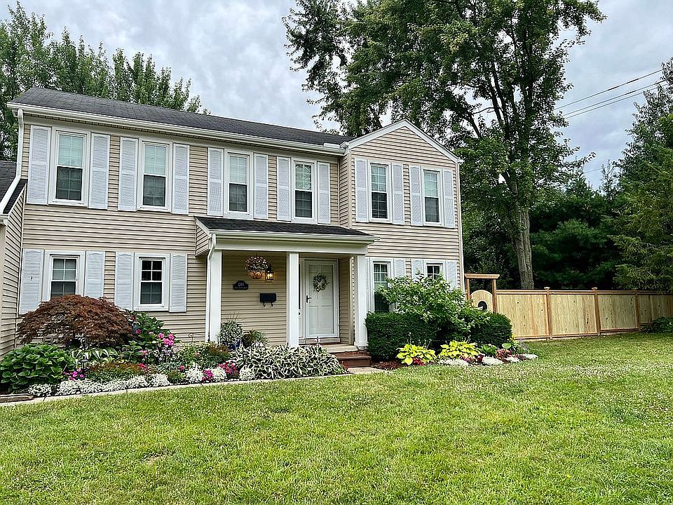 1st image of 1240 King George Blvd