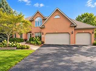 2277 Sutton Dr, South Elgin, IL 60177