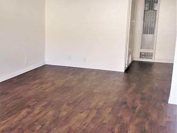 5th image of 13700 Kornblum Ave APT 23