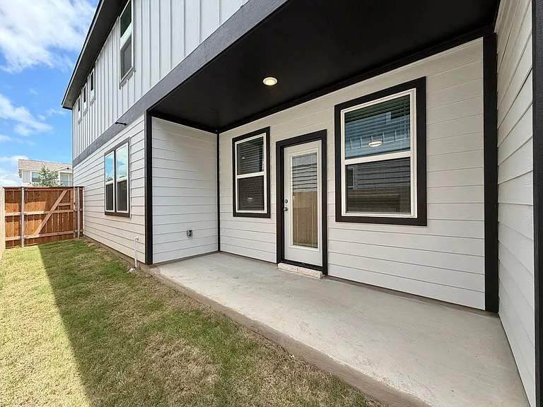 2235 Oscar Eli Way — Photo 4
