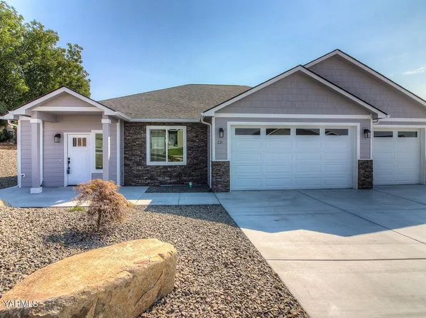 221 Rainier Dr, Yakima, WA 98908