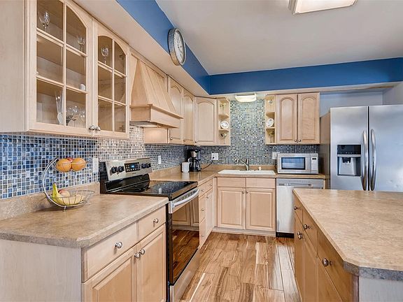 4th image of 6230 W Maplewood Pl