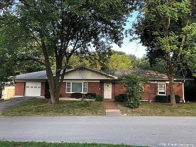 4 sided brick home