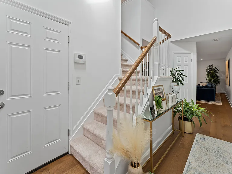142 Shore Dr — Photo 12
