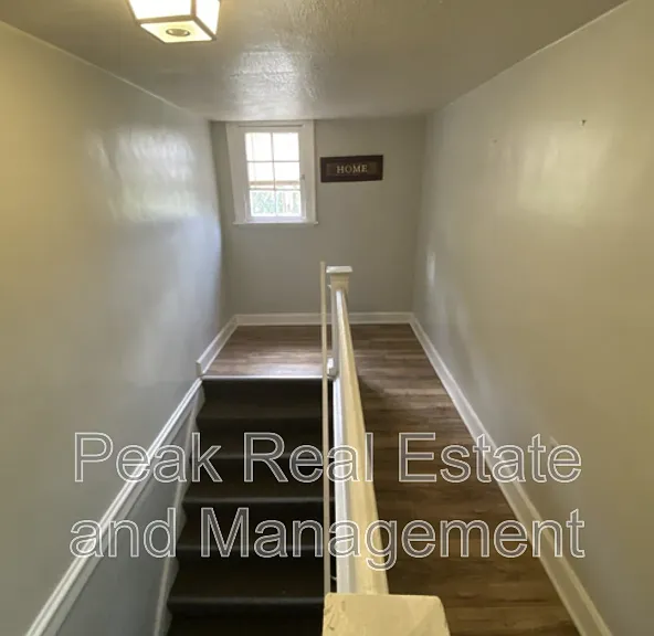 253 Eastern Ave SE — Photo 2