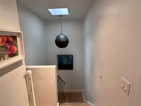 5th image of 166 Harbor Dr APT 6B