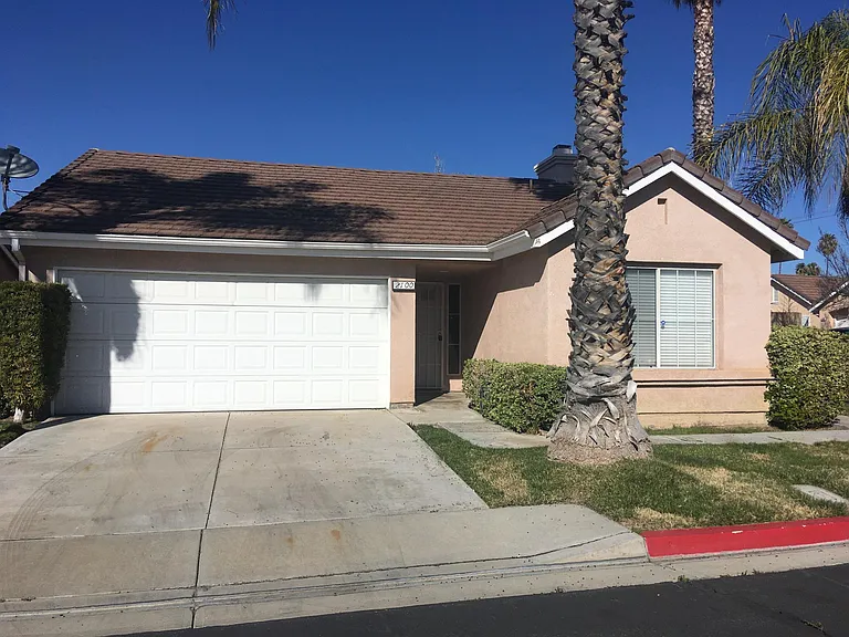 2100 Glenwood Ave — Photo 1