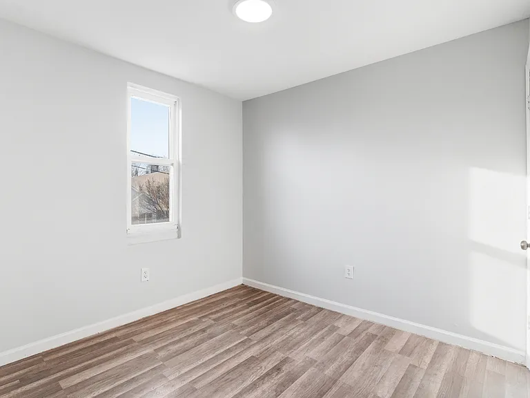 274 Littleton Ave #3 — Photo 9