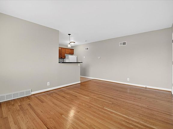4th image of 2630 Hope Ave APT H