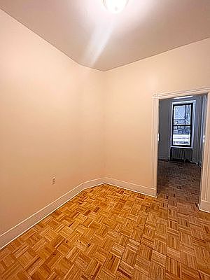 2nd image of 122 Macdougal St APT 13