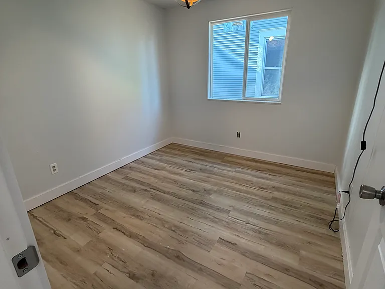 2224 Iron St — Photo 6