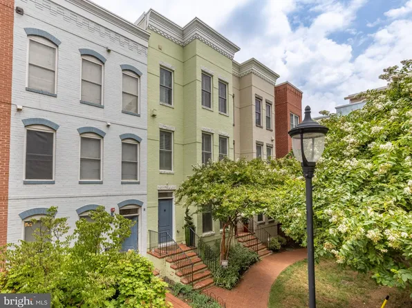 914 4th St SE, Washington, DC 20003