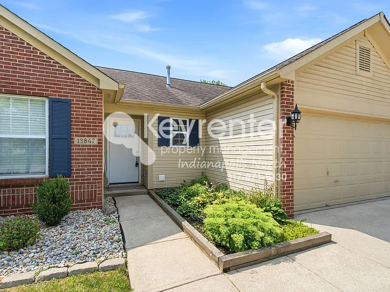 13847 Waycross Dr — Photo 3