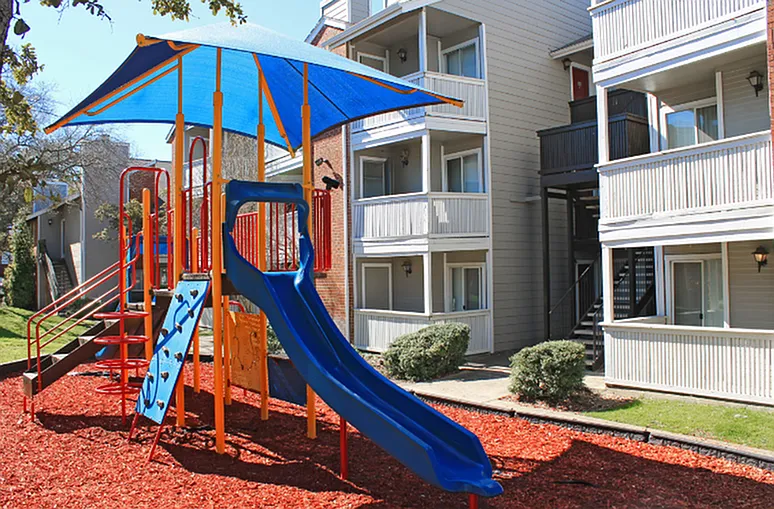 Oak Ridge Apartments — Photo 3