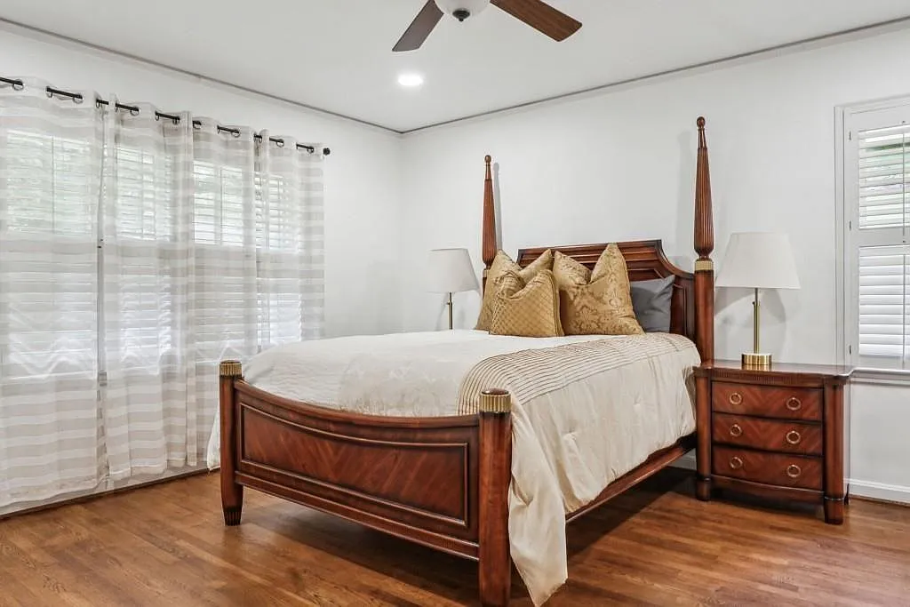 3 bed, 3.0 bath, 2472 sqft, $6,000 — Photo 3