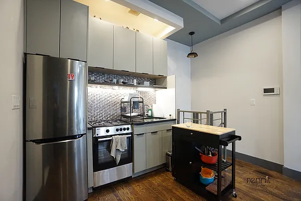 Rented by Rennit Inc. | media 21