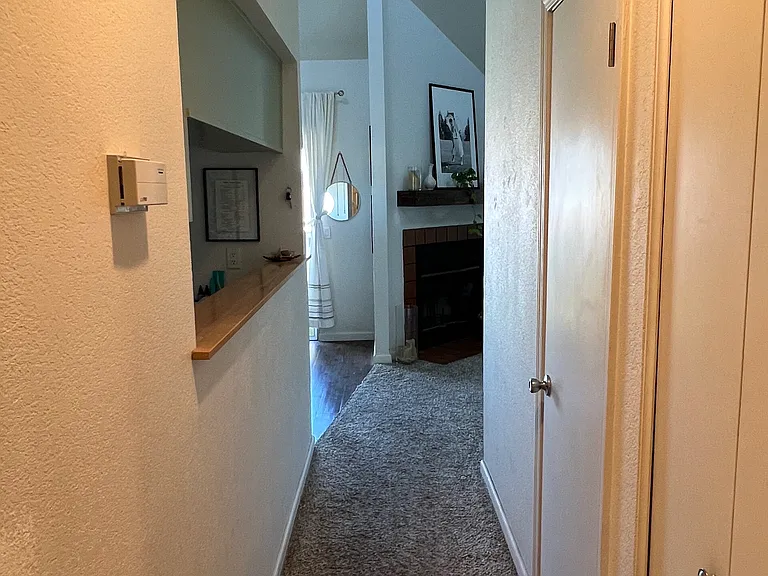 1035 Southwood Dr #J — Photo 14